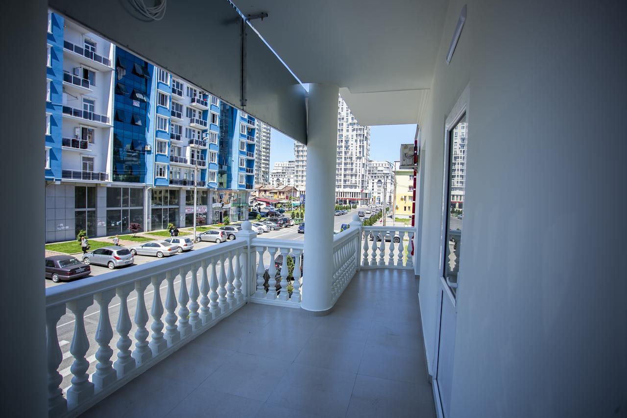 Hotel Garanti Batumi Luaran gambar