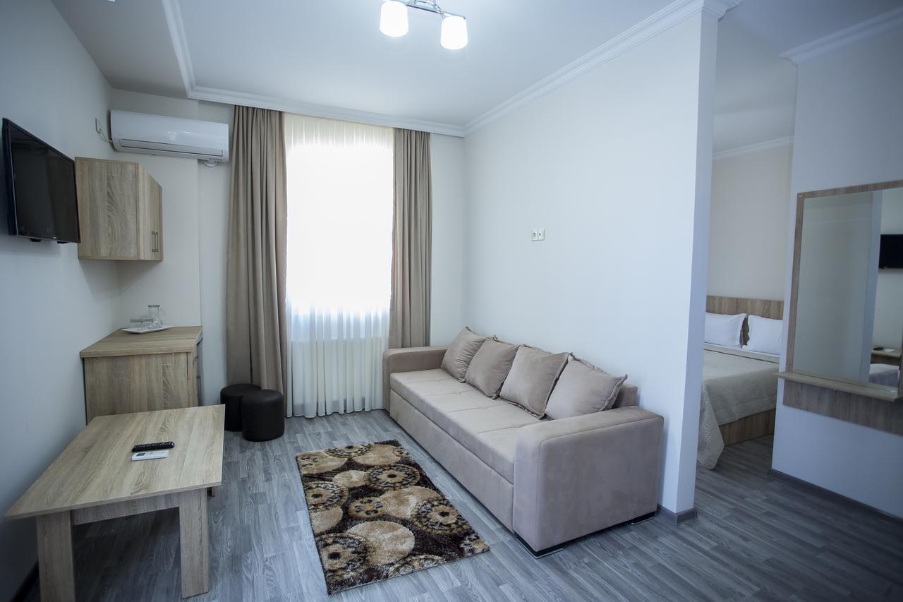 Hotel Garanti Batumi Luaran gambar